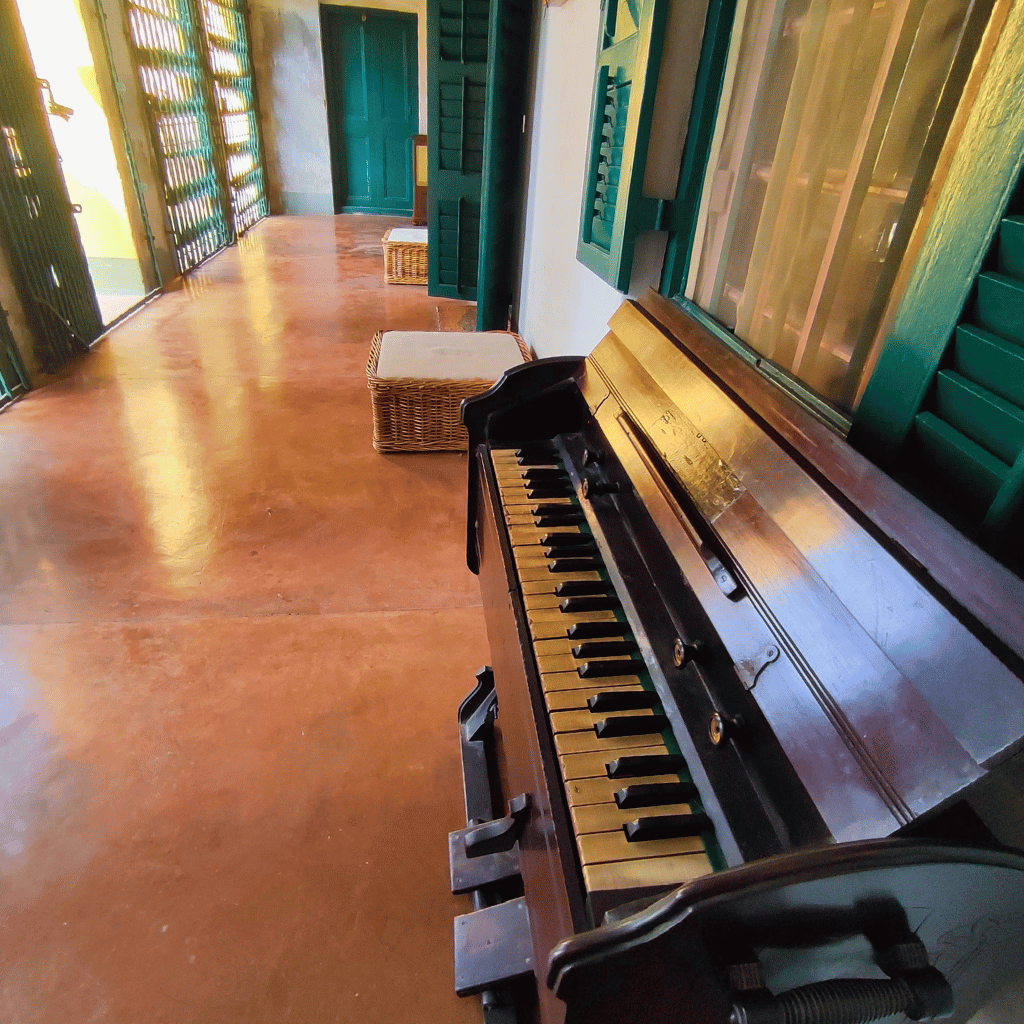 Vintage Mini-Piano at Sett Heritage Residency