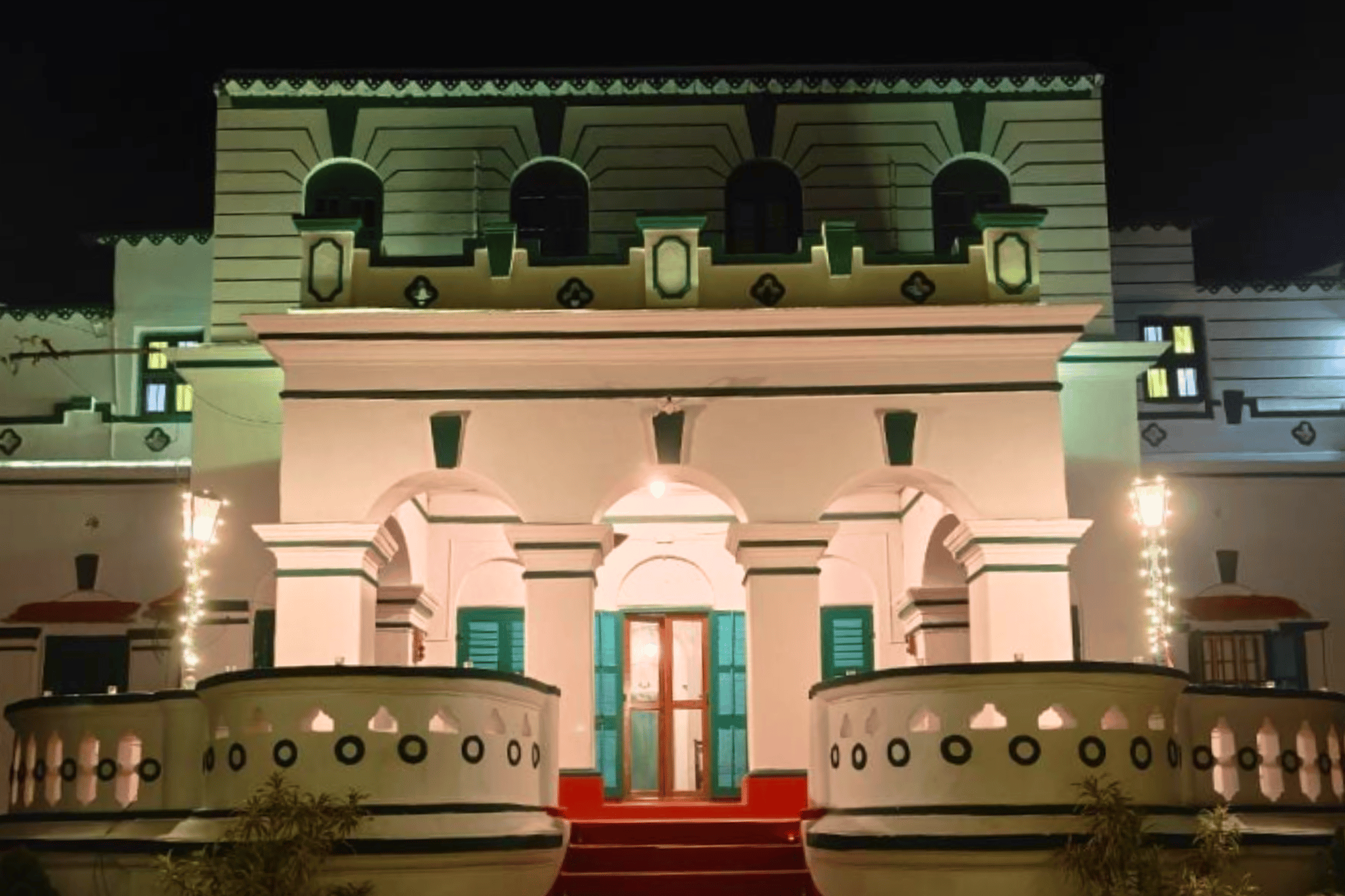 Night View - Sett Heritage Guest House
